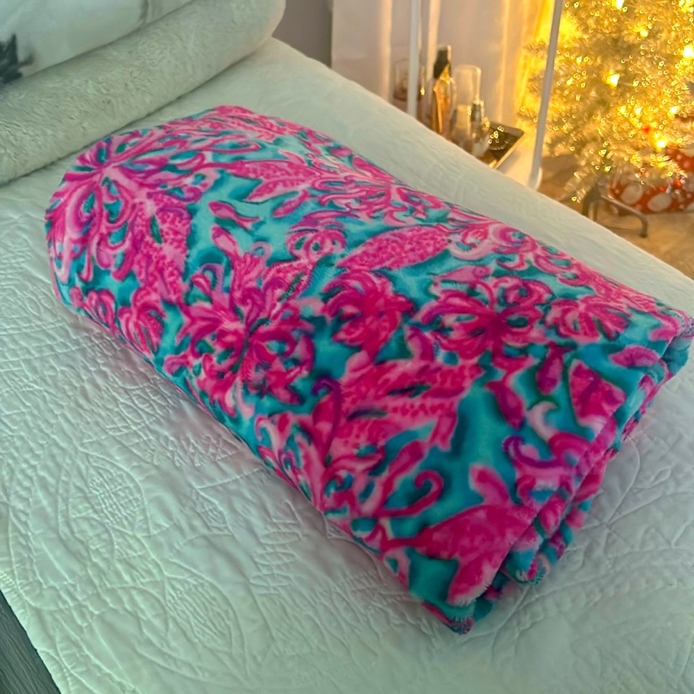 LILLY PULITZER BLANKET!!